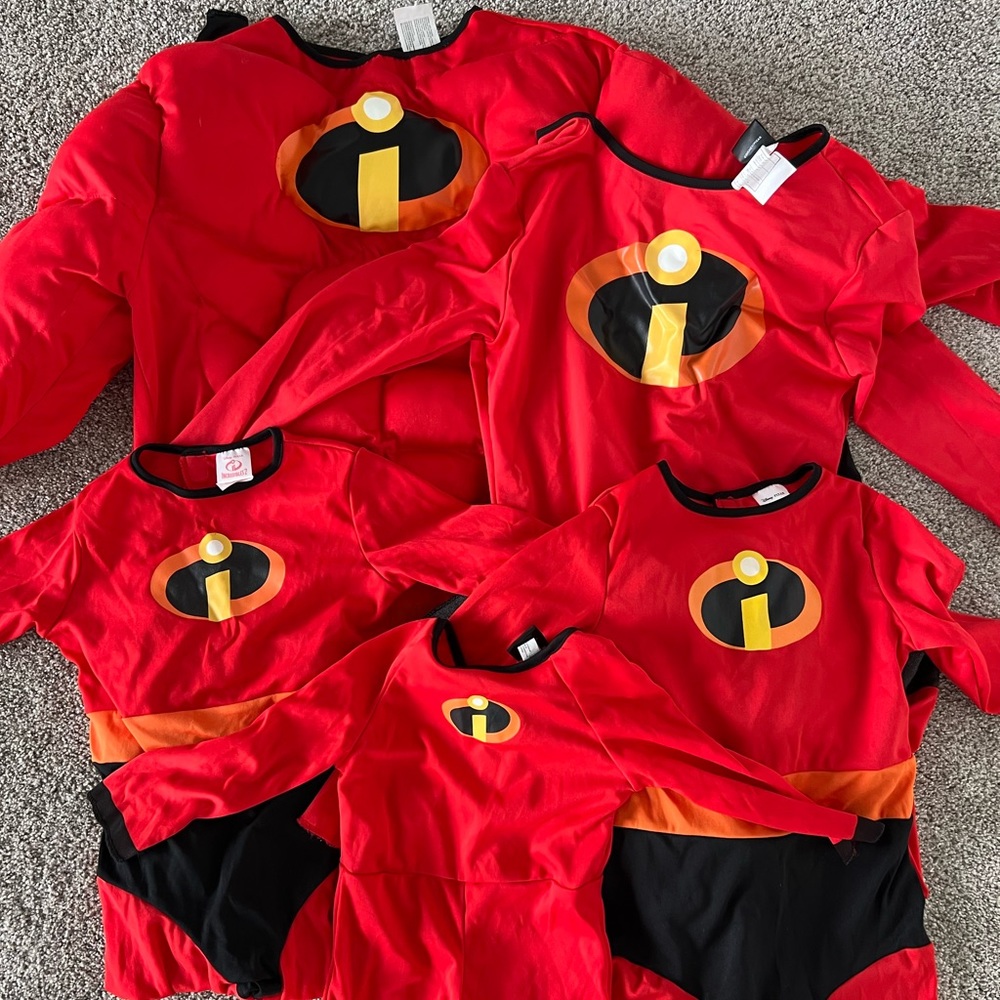 Incredibles family Halloween costumes